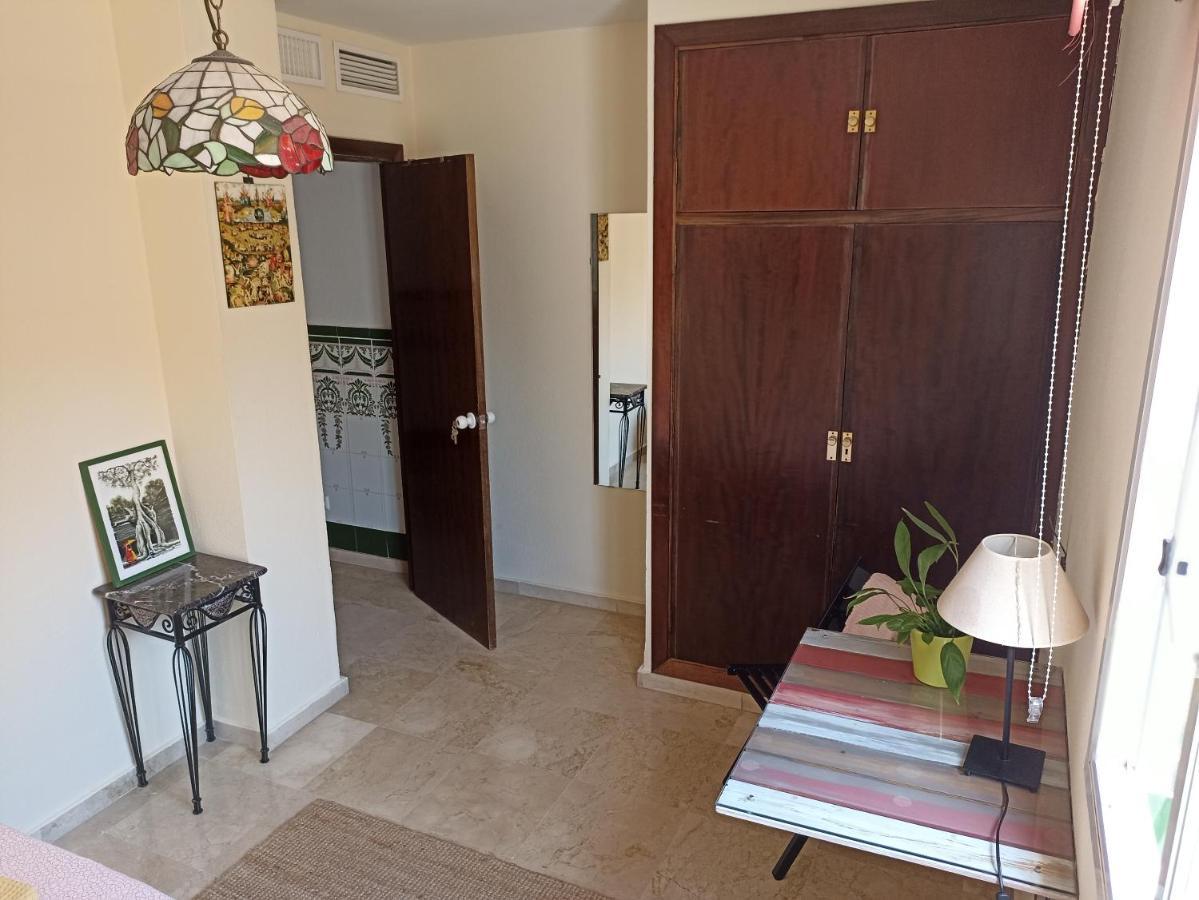 Confortable Habitacion Centrica En Piso Privado Málaga Kültér fotó