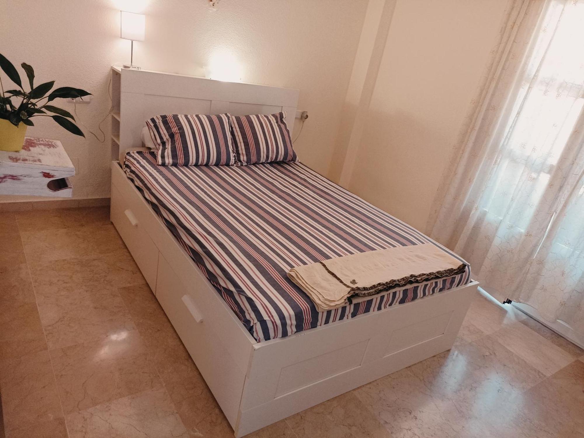 Confortable Habitacion Centrica En Piso Privado Málaga Kültér fotó